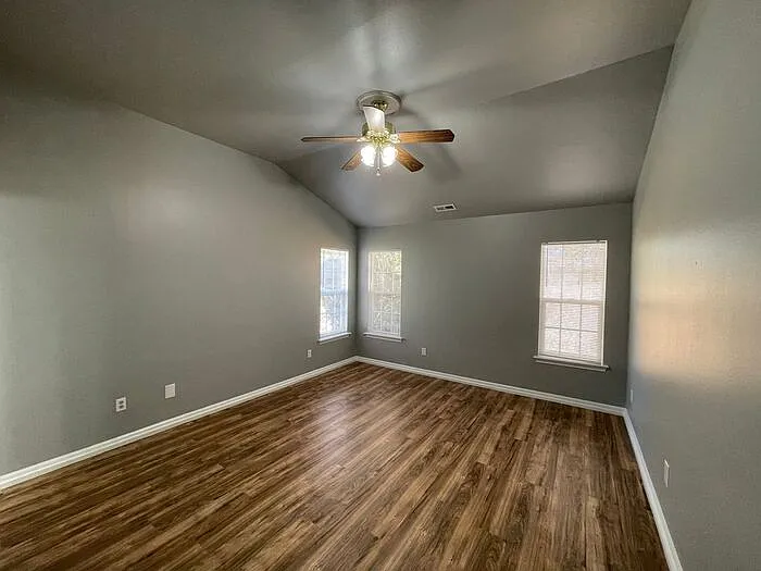 16200 Circlegreen Dr — Photo 8