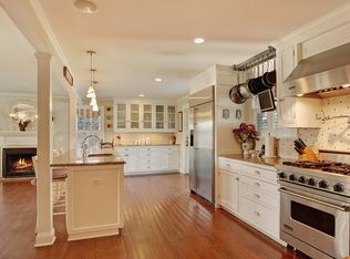 32 N Bishop Ln, Southampton, NY 11968