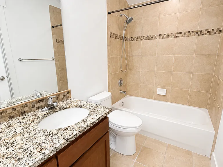 9215 Roosevelt Way NE #C — Photo 14