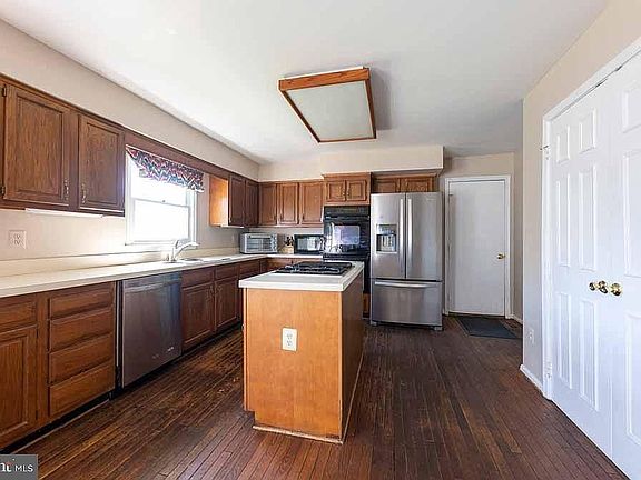 5th image of 3503 Pecan Pl