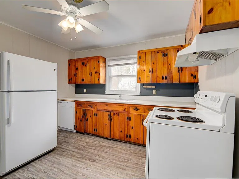 302 Volena Pl — Photo 8