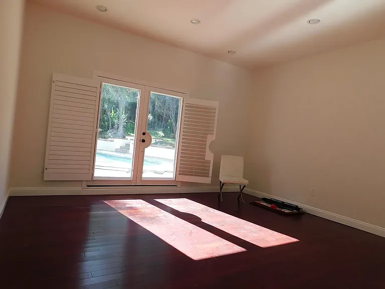 18048 Karen Dr — Photo 20
