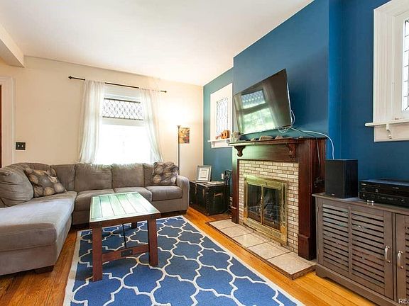 4th image of 2225 N Gaylord St