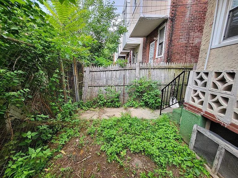 230 S Frazier St — Photo 38