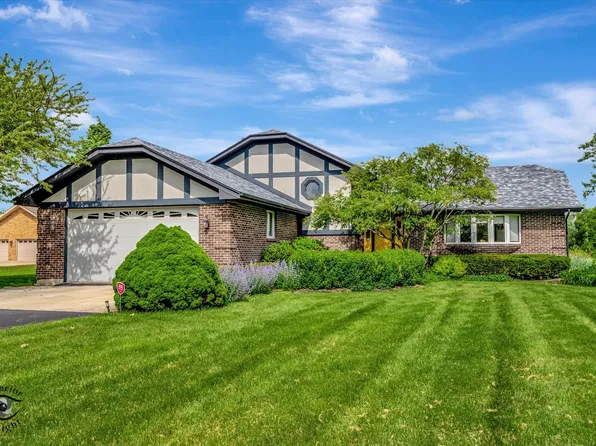 24251 S Harvest Hills Rd, Frankfort, IL 60423