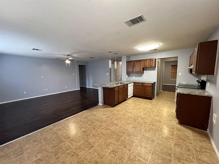 13501 Marie Ln — Photo 5