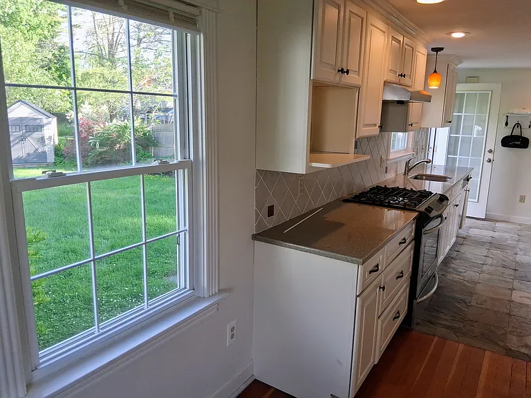 19 Harding Ave — Photo 5