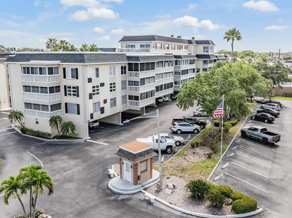 147 Bluff View Dr APT 105, Belleair Bluffs, FL 33770