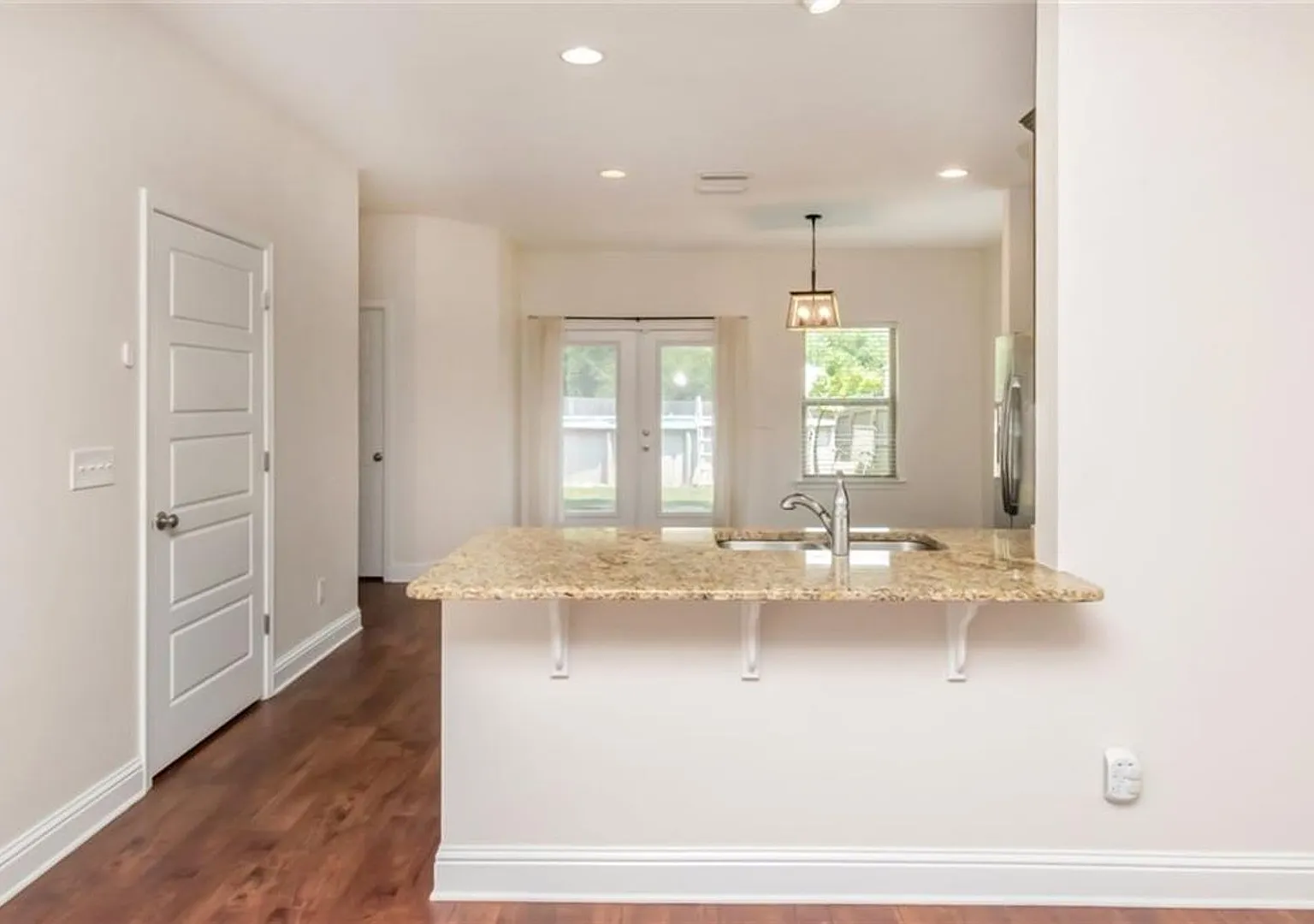 Beautiful Home In West Mobile With Pool — Photo 4