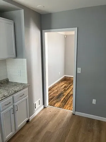 4196 Buckingham Ave — Photo 8