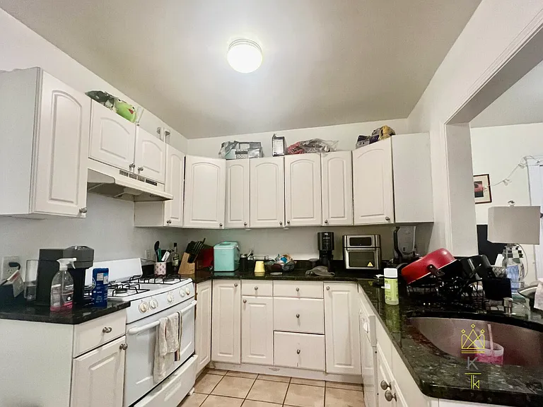 62 Egmont St #1 — Photo 7
