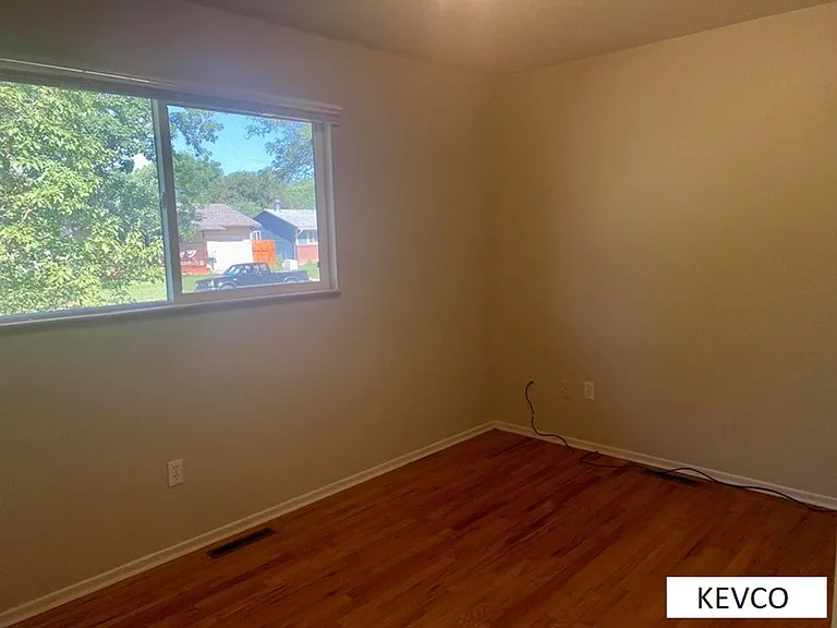 1400 Hillcrest Dr — Photo 8