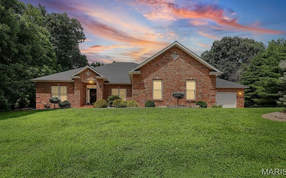 1st image of 7 Dogwood Est