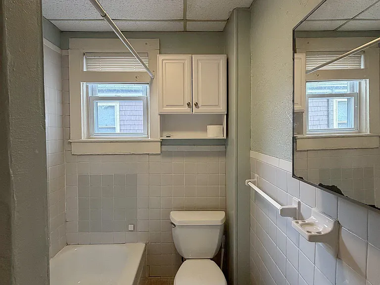 32 Claremon St — Photo 9