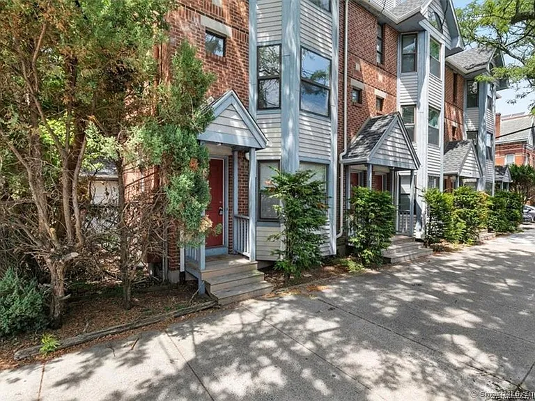 86 Howe St #A — Photo 2