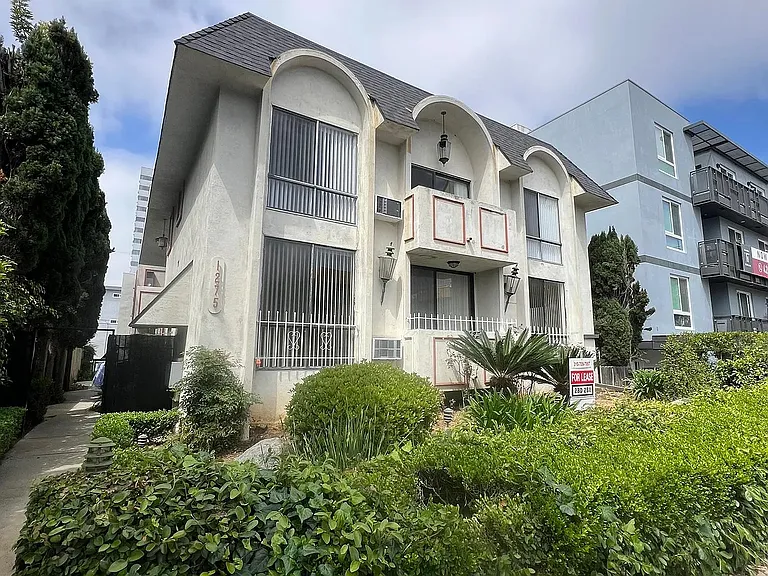 1275 S Barry Ave #5 — Photo 1