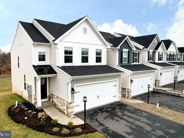 154 Magnolia Ln, State College, PA 16803