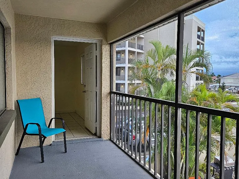 4816 Palm Tree Dr #3 — Photo 4