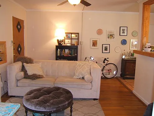 1025 Greenwood Ave NE #4 Photo 1