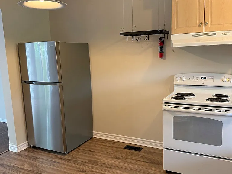 240 London Rd W #101 — Photo 5