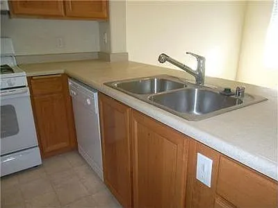 5201 Laguna Oaks Dr #32 — Photo 5
