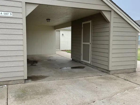 5907 Eisenhower Ct #B, Great Bend, KS 67530