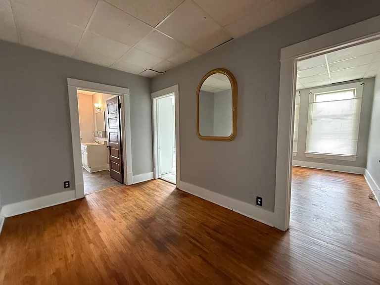 605 W Macon St — Photo 1