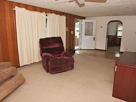 2nd image of 205 N Waverly St