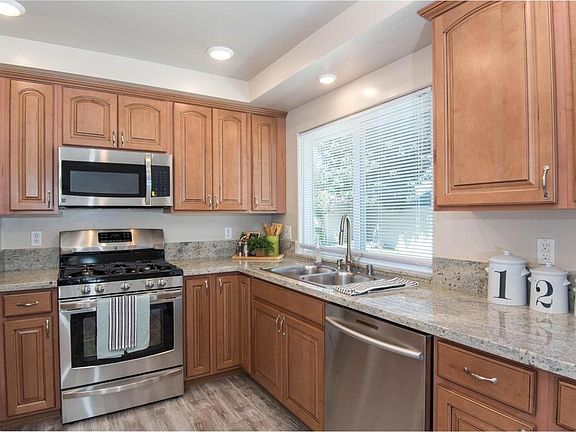 4th image of 7849 Sungarden Dr