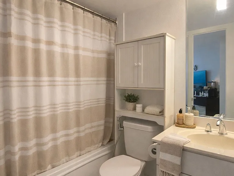 38 Lee Centre Dr #706 — Photo 4