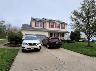 8 Fawn Hollow Rd, Burlington, NJ 08016