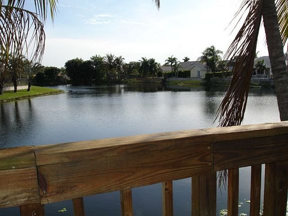 5th image of 10110 NW 13th St