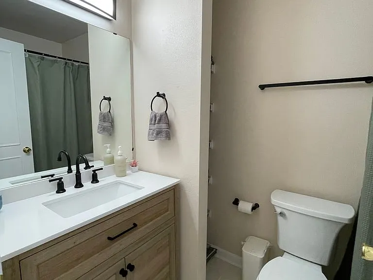 1043 NW Cordero Pl — Photo 12