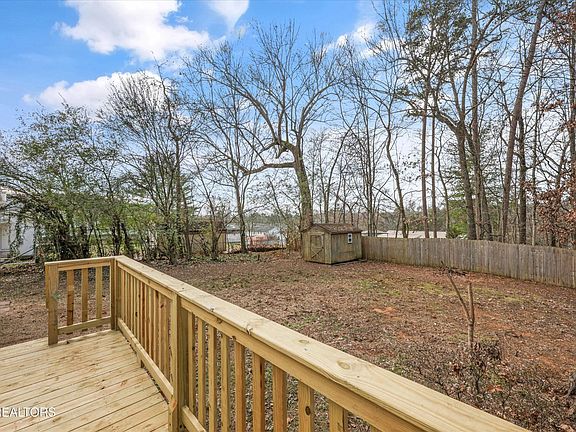 5th image of 5817 Stoneleigh Rd