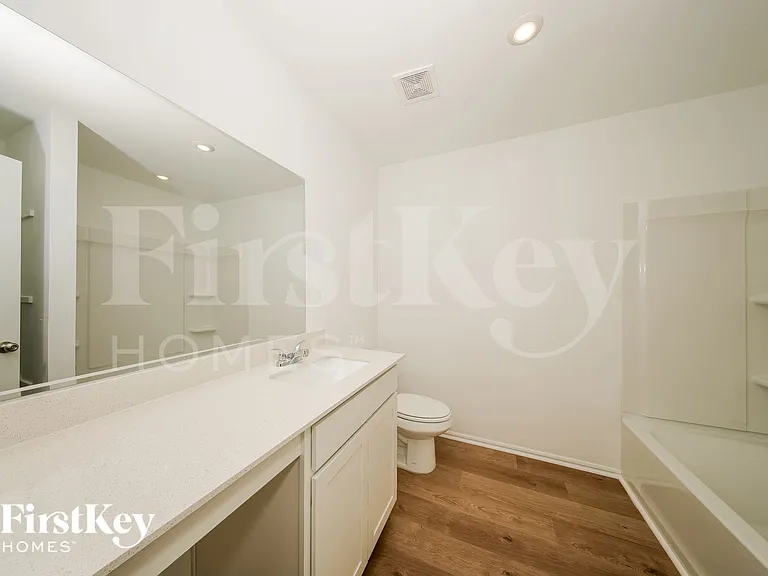 433 Labelle Ln — Photo 17