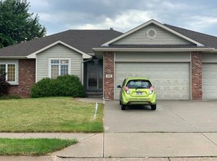 2412 S 177th St, Omaha, NE 68130