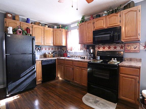 3rd image of 146 Kathy Dr