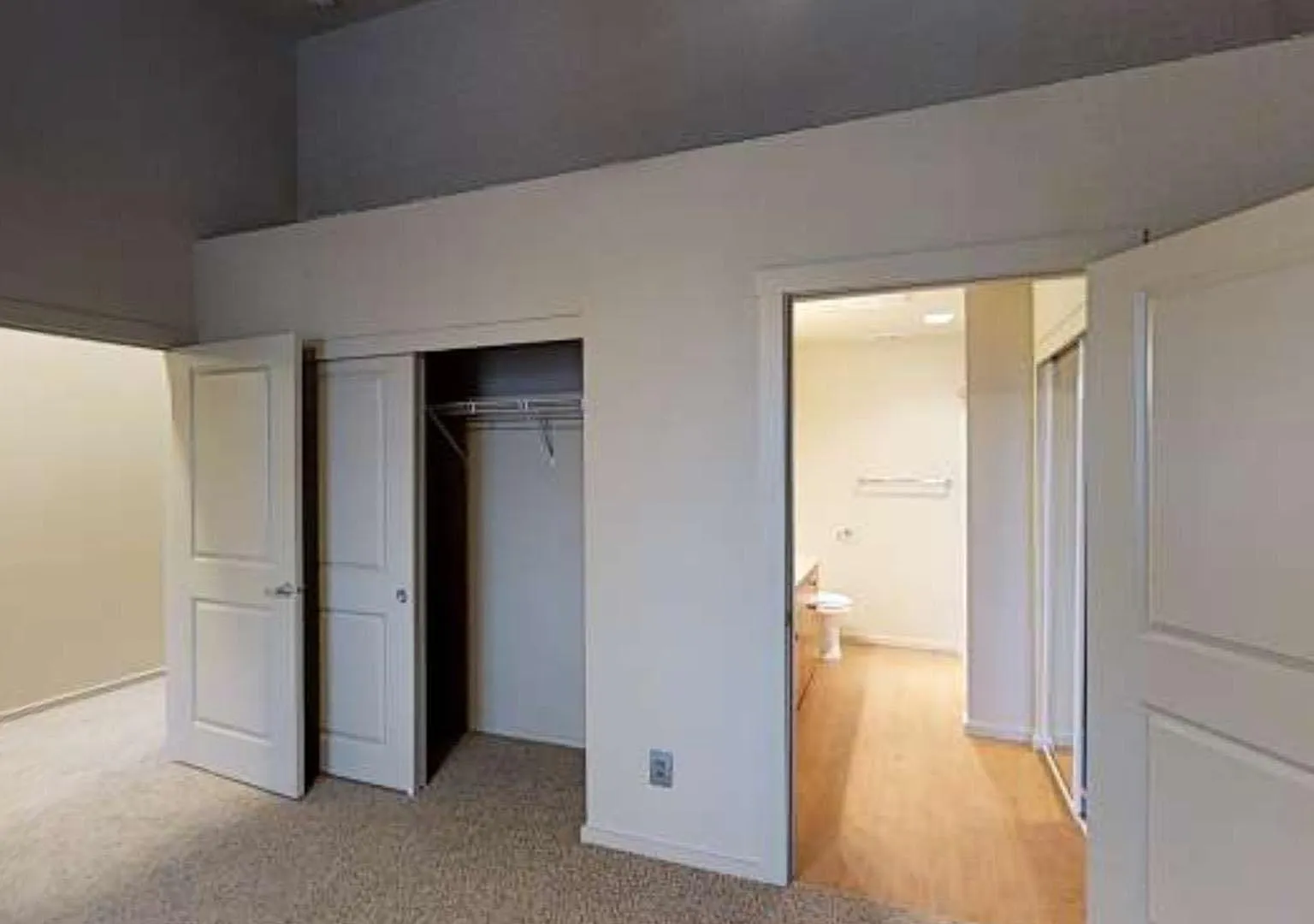 One Lake Place — Photo 1