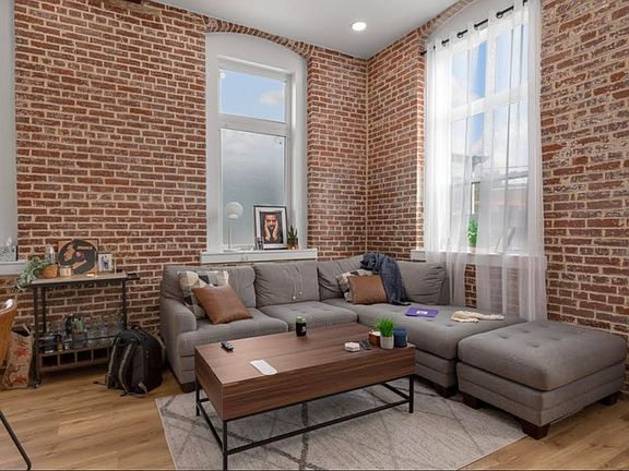 5th image of 2045 Trenton Ave #202
