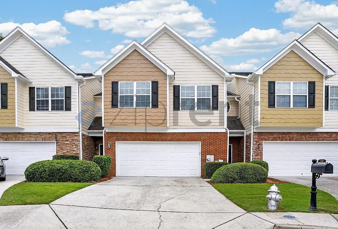 3 bed, 2.5 bath, 2200 sqft, $2,300 — Photo 1