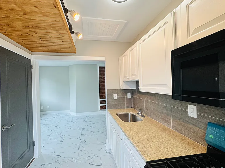 52 Howard Ave #3 — Photo 11