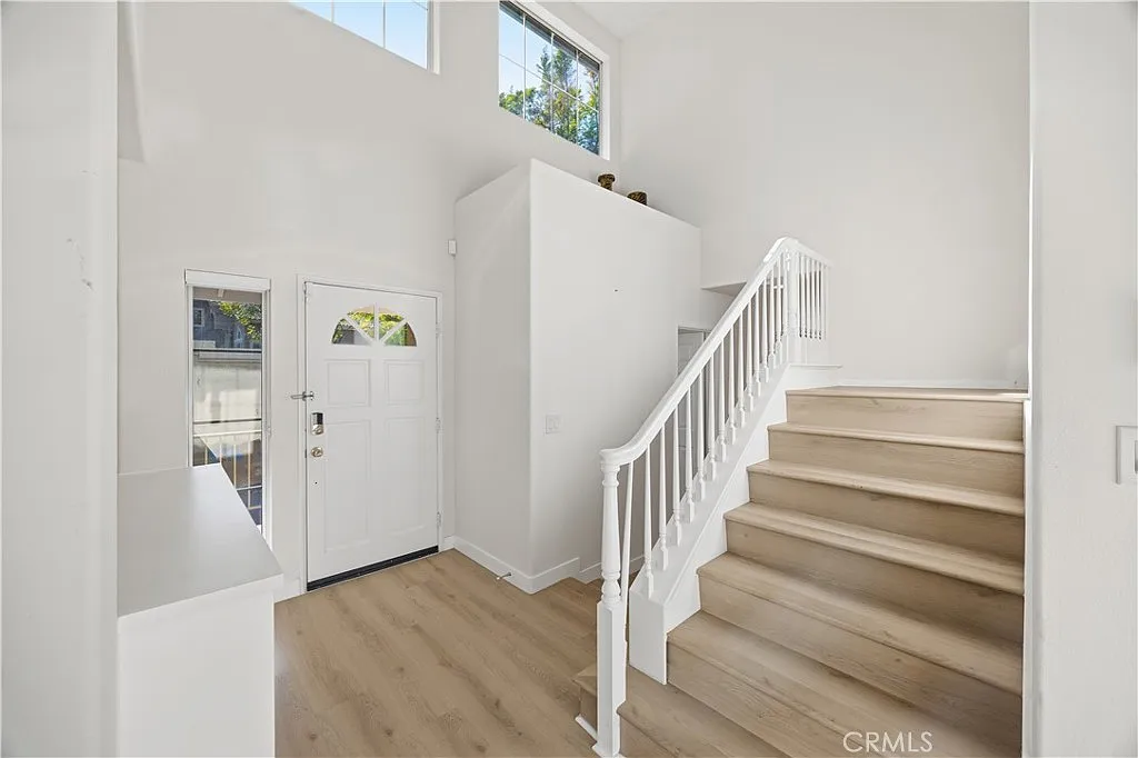 4 bed, 2509 sqft, $4,800 — Photo 3