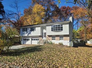9 Ridgewood Ter, Poughkeepsie, NY 12603