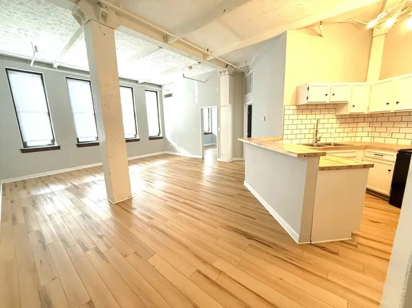 1133 W 9th Street
