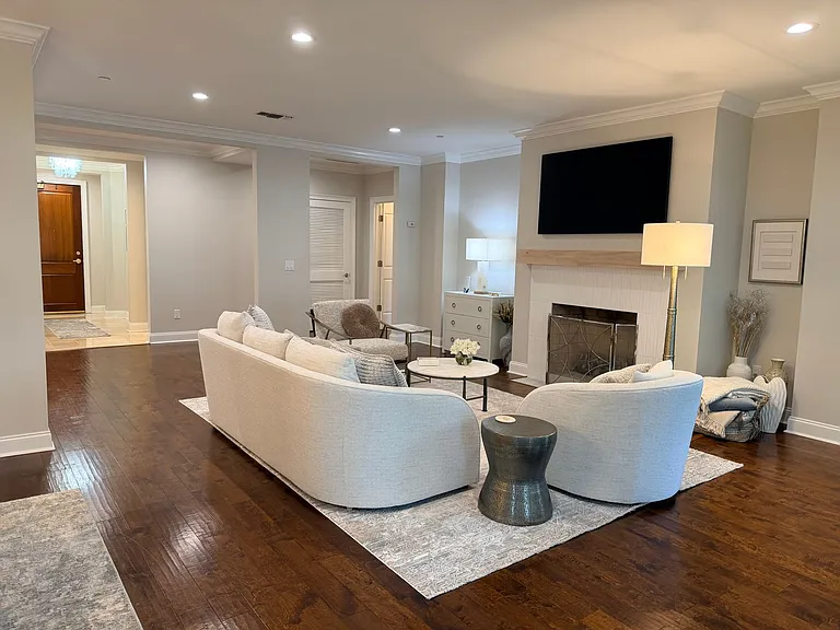 300 Grandview Ct #323 — Photo 11