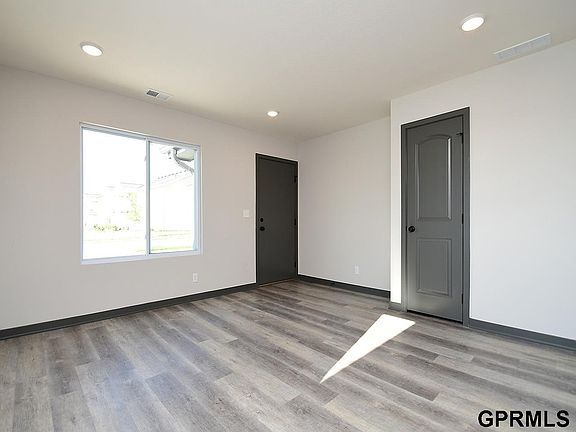 3rd image of 3092 Dawn Dr