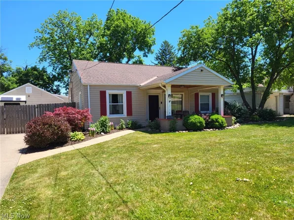4615 W 11th St, Cleveland, OH 44109