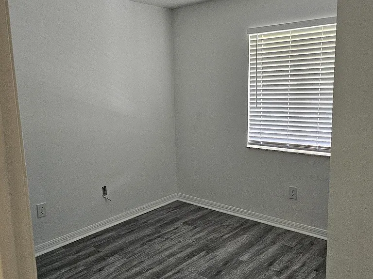 1305 Rosewood Villa Ln — Photo 11