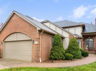 54669 Bellingham Dr #68, Utica, MI