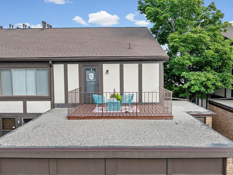 408 Country Club Dr — Photo 18